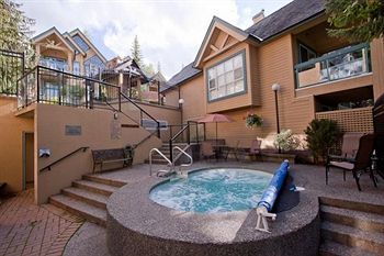 Snowbird By Whiski Jack Whistler Exterior photo